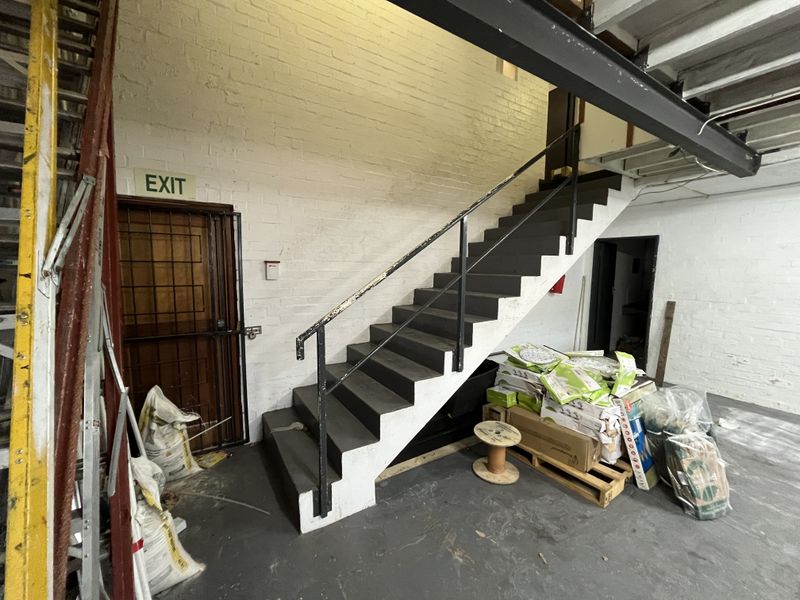 Prime Showroom, Office & Warehouse Space with Exceptional Montague Drive Exposure - Photo 6