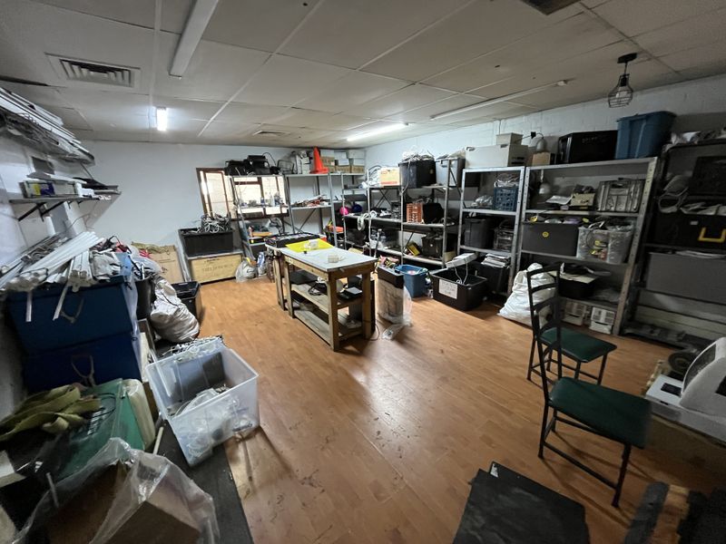 Prime Showroom, Office & Warehouse Space with Exceptional Montague Drive Exposure - Photo 9