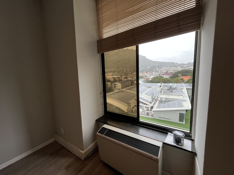 Office with Spectacular Table Mountain View’s. Gardens, Kloof Street. - Photo 3