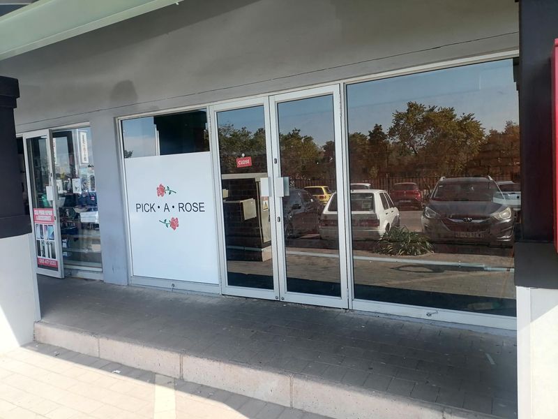 KIOSK TO RENT - R5000 PM - Photo 1