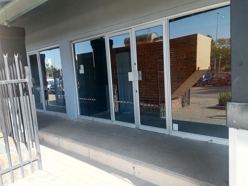 KIOSK TO RENT - R5000 PM - Photo 3