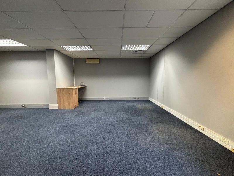 Prime 60sqm Office Space Available to Let in Tyger Valley - Photo 5