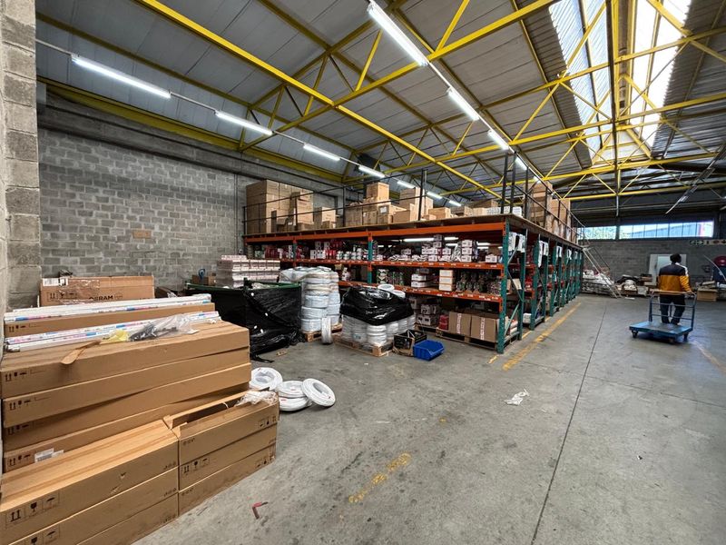 PRIME 1951m2 FACTORY & OFFICE SPACE TO LET IN SECURE MAITLAND BUSINESS PARK - Photo 5