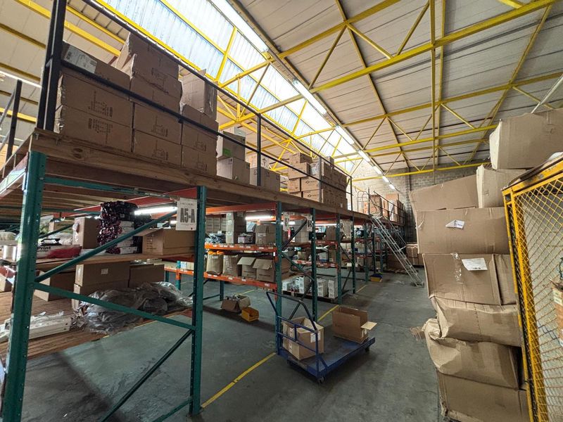 PRIME 1951m2 FACTORY & OFFICE SPACE TO LET IN SECURE MAITLAND BUSINESS PARK - Photo 6