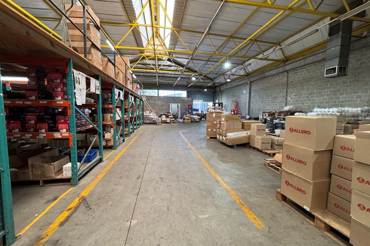 PRIME 1951m2 FACTORY & OFFICE SPACE TO LET IN SECURE MAITLAND BUSINESS PARK - Photo 3