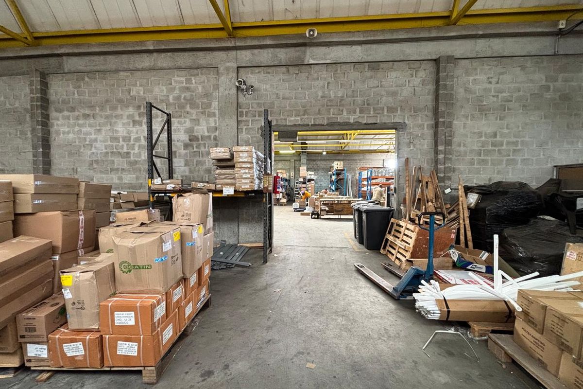 PRIME 1951m2 FACTORY & OFFICE SPACE TO LET IN SECURE MAITLAND BUSINESS PARK - Photo 2