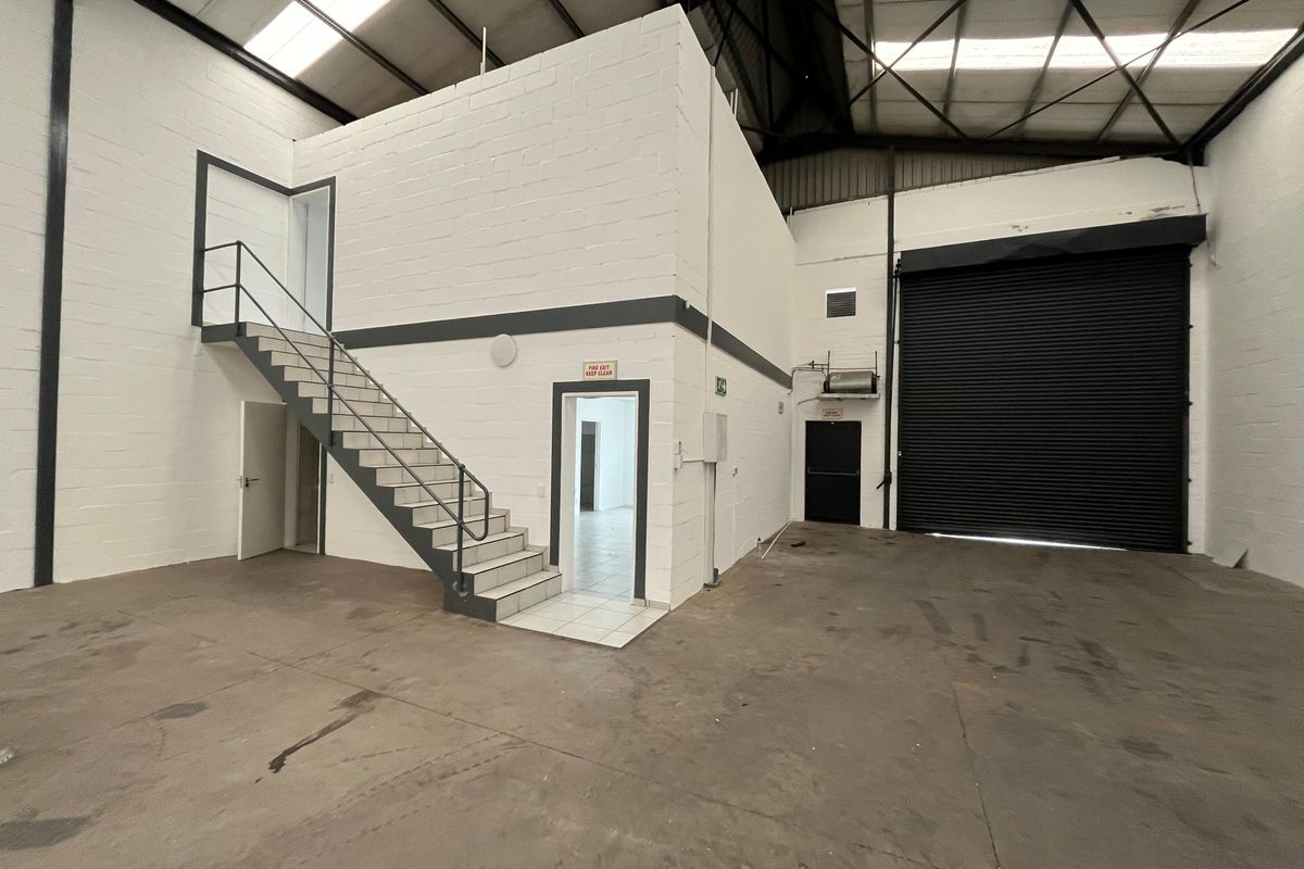 Sought-After 420m2 Warehouse & Office Unit in Rivergate Industrial Park - Photo 3