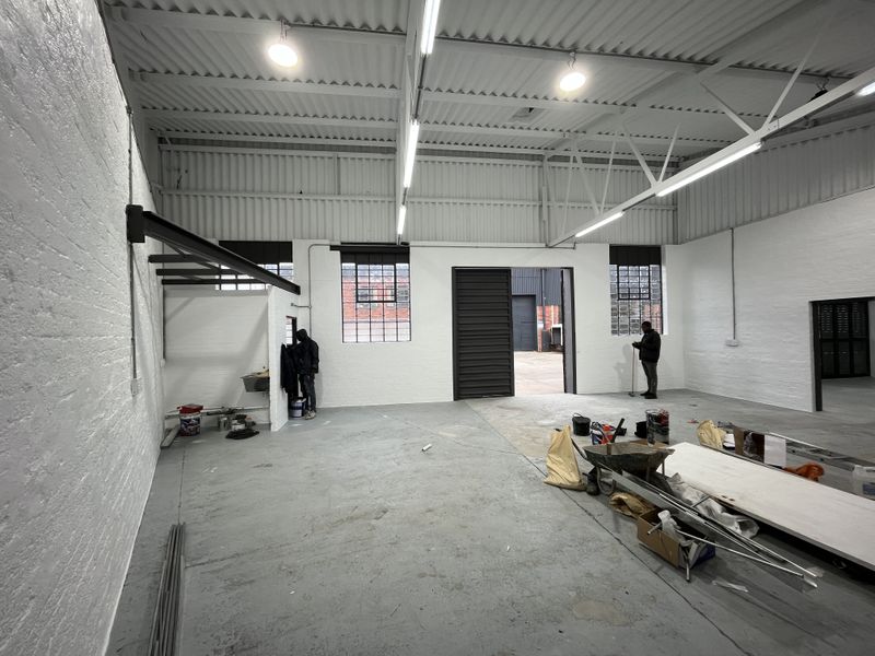 High-Exposure Warehouse & Showroom on Montague Drive - Photo 4