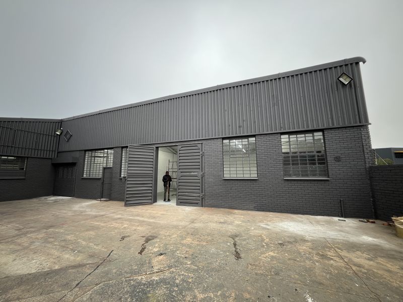 High-Exposure Warehouse & Showroom on Montague Drive - Photo 1