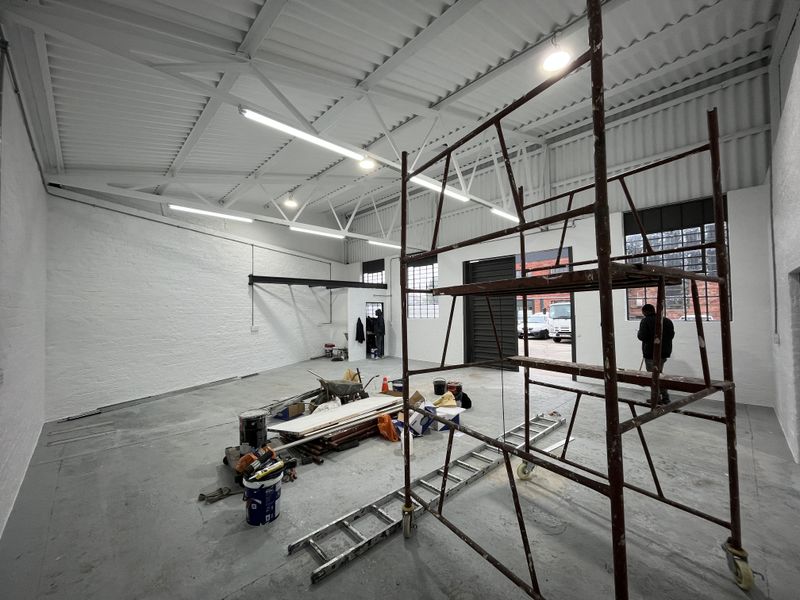 High-Exposure Warehouse & Showroom on Montague Drive - Photo 8