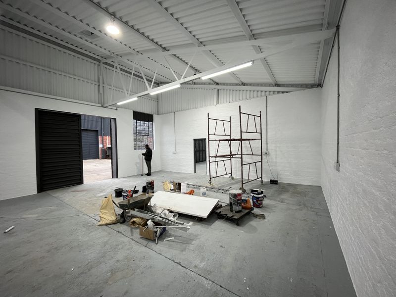 High-Exposure Warehouse & Showroom on Montague Drive - Photo 7