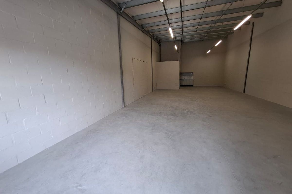 Modern Warehouse in Secure Business Park. The Exchange, Milnerton. - Photo 3