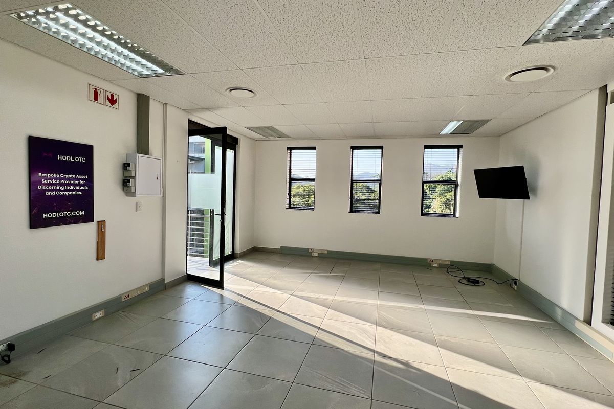OFFICE SPACE TO LET - Photo 3