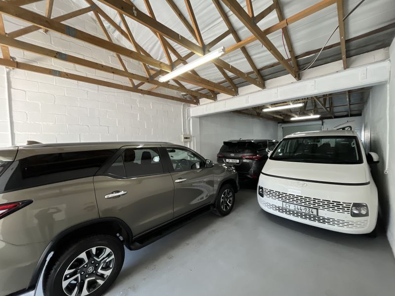 Strategic Dual-Access Warehouse in Milnerton Business Park. - Photo 9