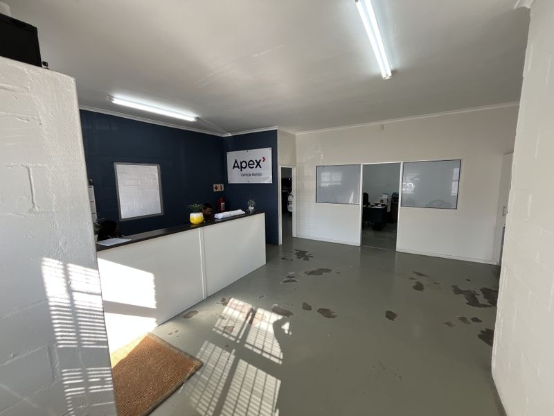 Strategic Dual-Access Warehouse in Milnerton Business Park. - Photo 3