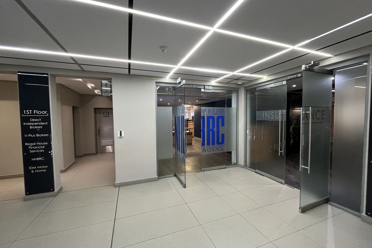 Premium 1,194m2 Office Space To Let in Prestigious Centennial Place, Century City. - Photo 3