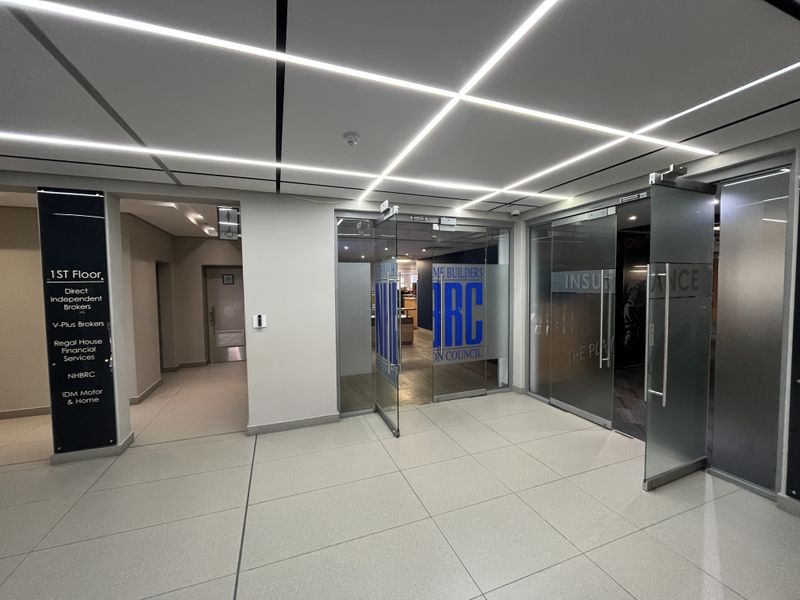 Premium 1,194m2 Office Space To Let in Prestigious Centennial Place, Century City. - Photo 3