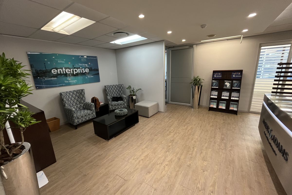 Premium 22nd Floor Office with Spectacular City & Mountain Views, 2 on Long. - Photo 3