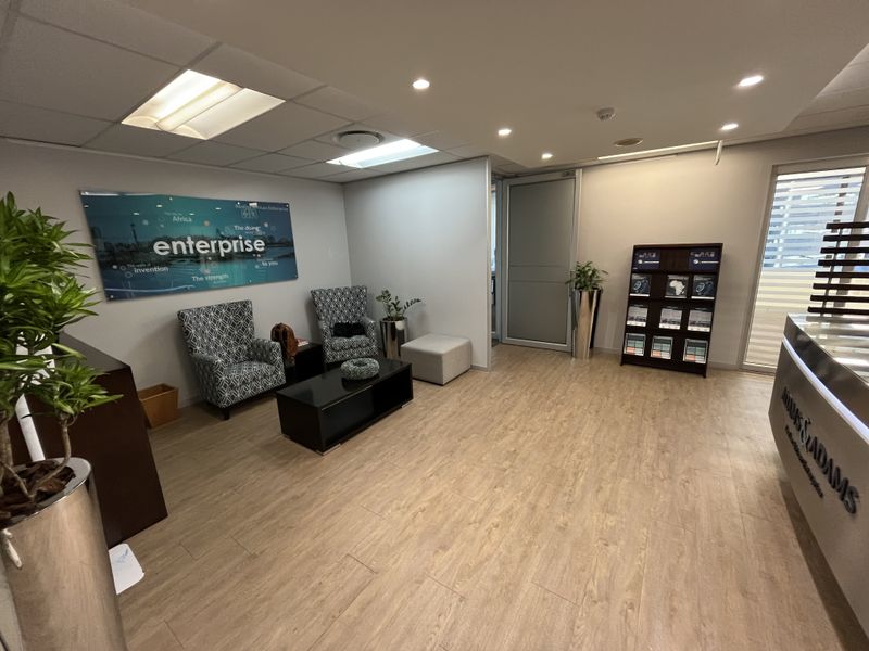 Premium 22nd Floor Office with Spectacular City & Mountain Views, 2 on Long. - Photo 3