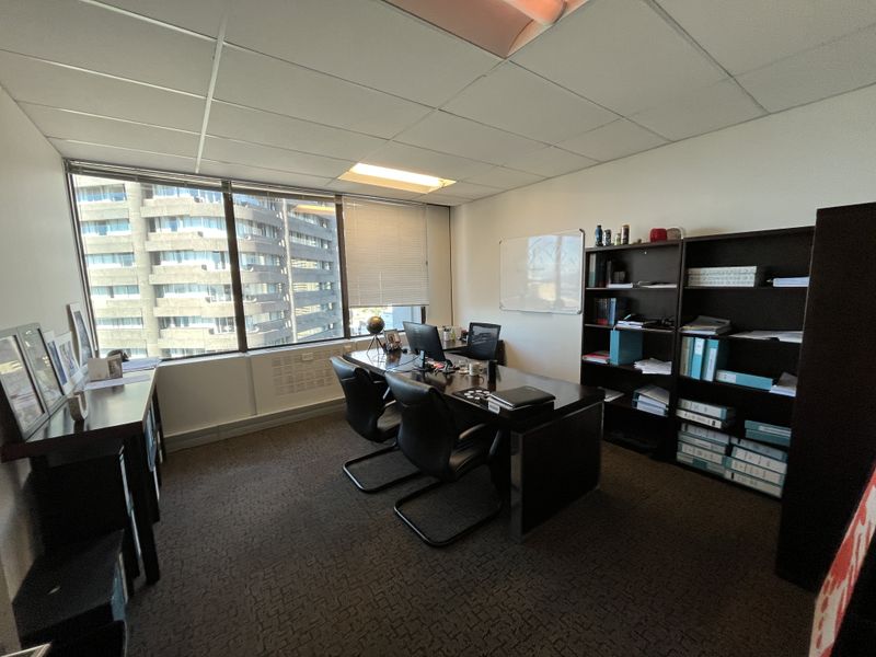 Premium 22nd Floor Office with Spectacular City & Mountain Views, 2 on Long. - Photo 9