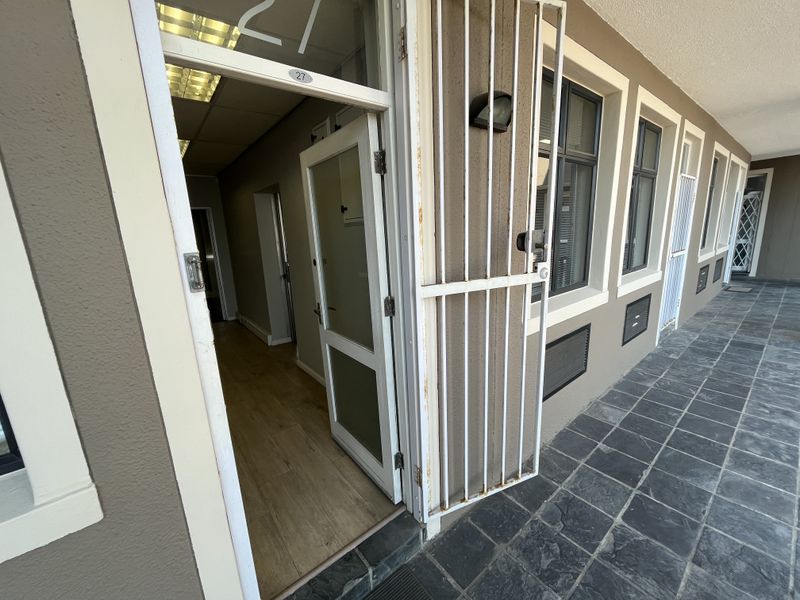 Flexible 107m2 Office with Balcony in Millennium Business Park, Century City - Photo 2