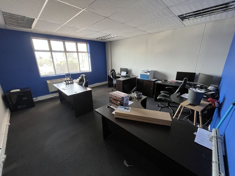 Flexible 107m2 Office with Balcony in Millennium Business Park, Century City - Photo 9