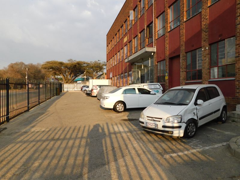 Versatile Mixed Use Property With Income And Upside Potential. - Photo 5