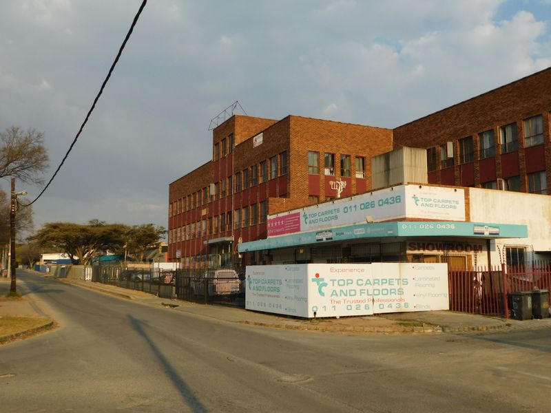 Versatile Mixed Use Property With Income And Upside Potential. - Photo 2