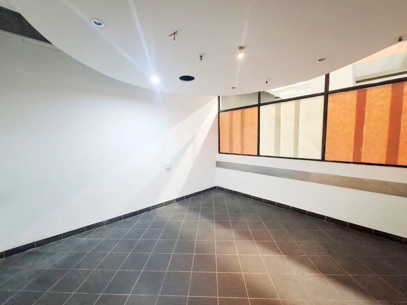 WALMER RETAIL SPACE AVAILABLE FOR RENT - Photo 4