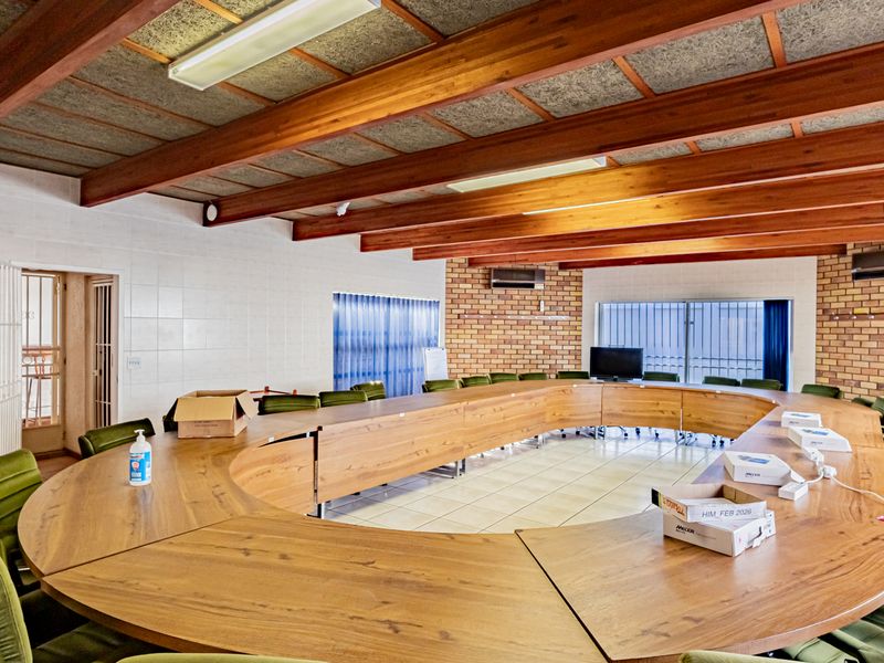 Unique Training / School / College / Conferencing Premises For Sale. - Photo 10