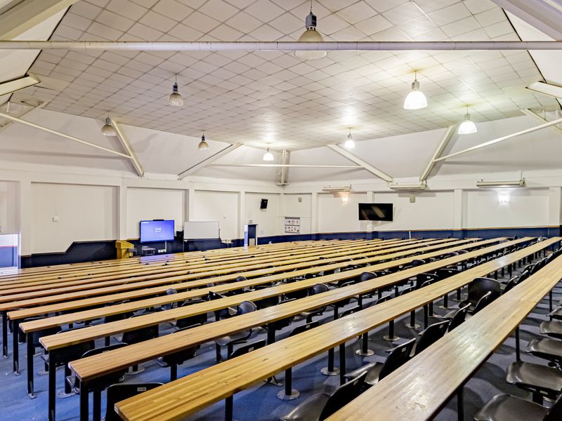 Unique Training / School / College / Conferencing Premises For Sale. - Photo 5