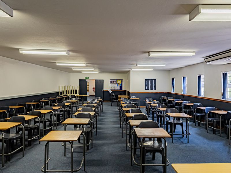 Unique Training / School / College / Conferencing Premises For Sale. - Photo 6