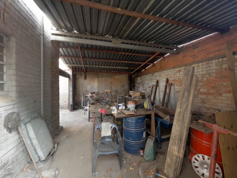 Prime Commercial Investment -  prospective diesel Depot - workshops, sub-letting ETC. - Photo 9