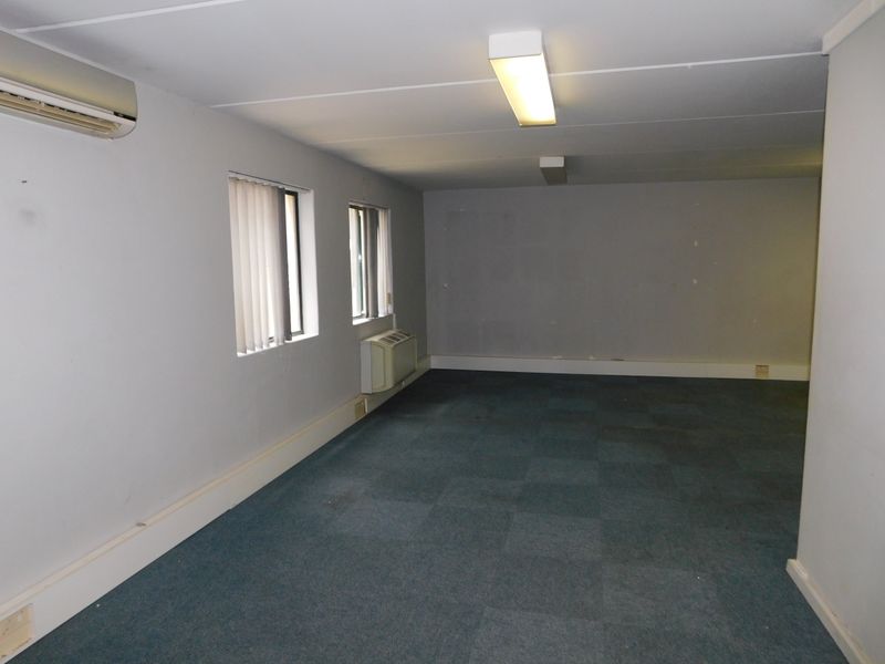Rarely Available Ground Floor Business Premises Available Now. - Photo 10