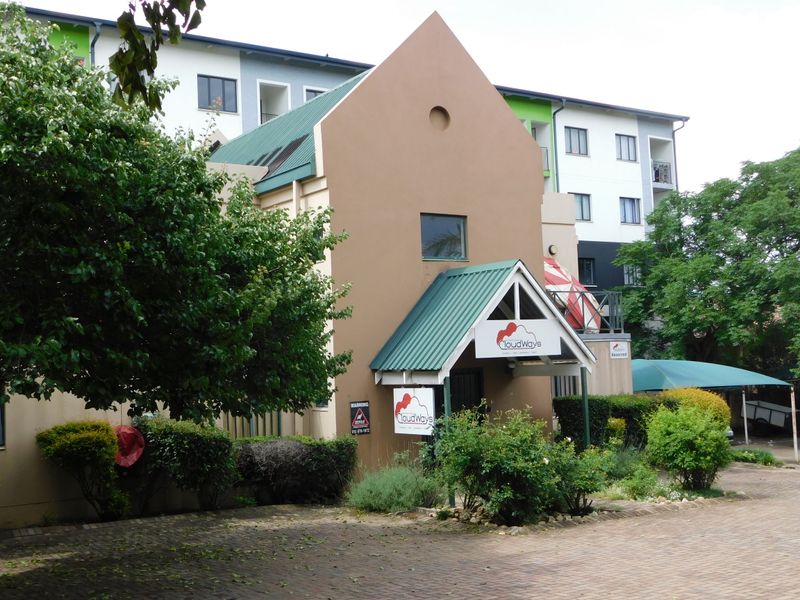 Freehold Offices Five Minutes From The N1 Highway. - Photo 2