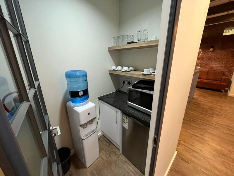 Premium Ground-Floor business unit in The Estuaries, Century City - Photo 9