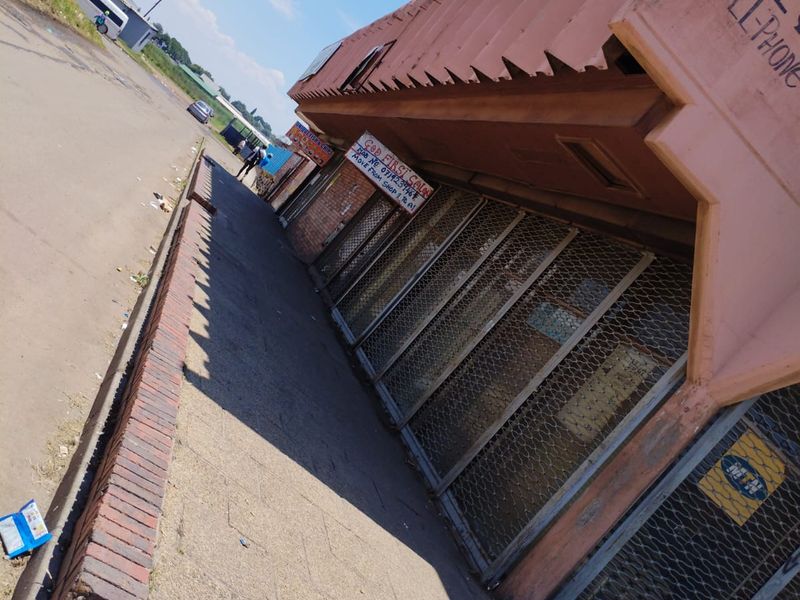commercial / shops for sale - Photo 3