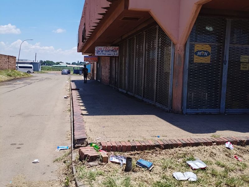 commercial / shops for sale - Photo 4