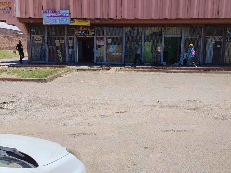 commercial / shops for sale - Photo 2