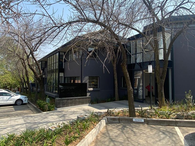 A Grade Modern First Floor Offices To Let Or For Sale. - Photo 3