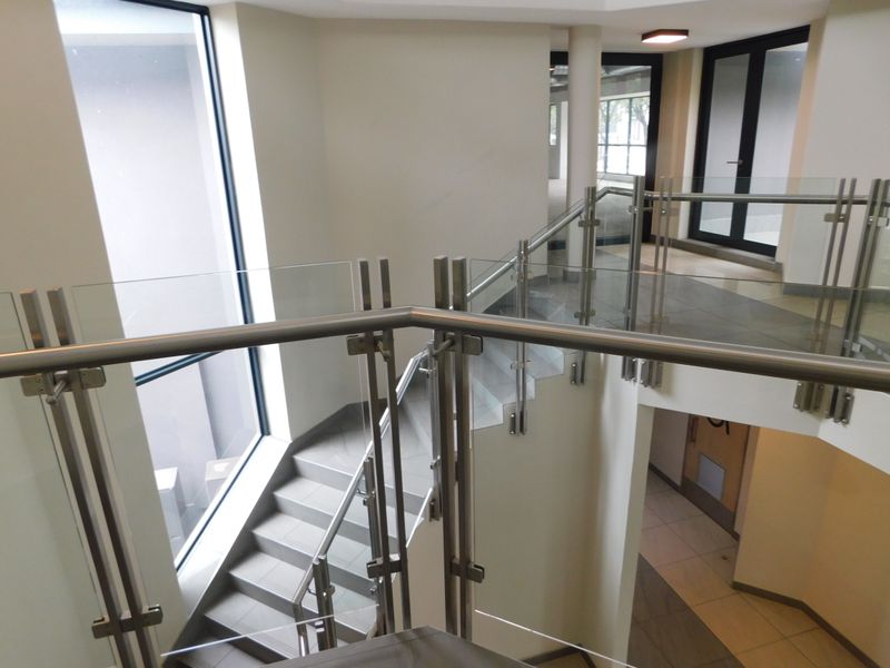 A Grade Modern First Floor Offices To Let Or For Sale. - Photo 9