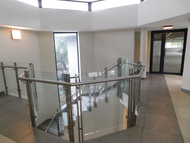 A Grade Modern First Floor Offices To Let Or For Sale. - Photo 8