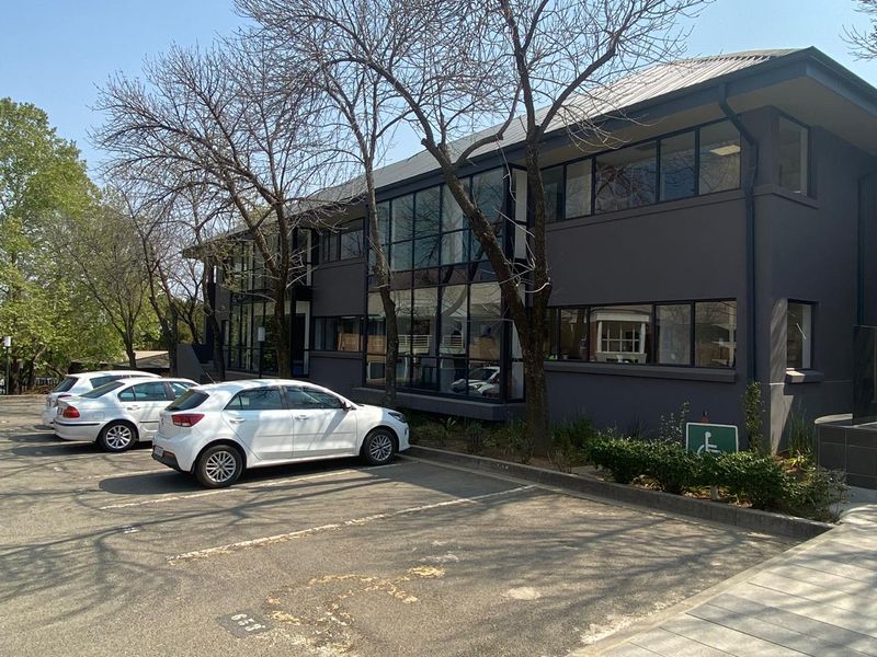 A Grade Modern First Floor Offices To Let Or For Sale. - Photo 2