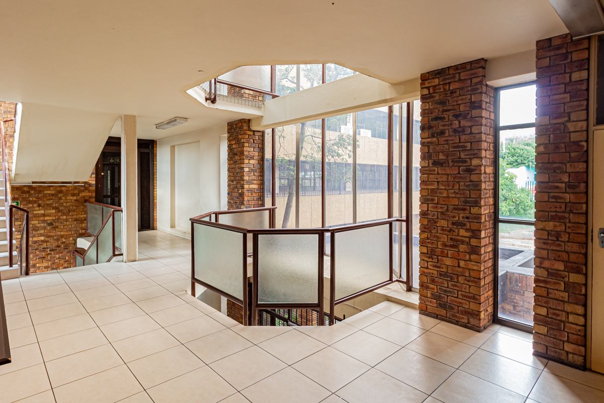 Versatile, Neat And Excellent Value Business Premises For Sale. - Photo 4