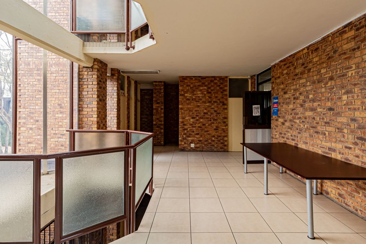 Versatile, Neat And Excellent Value Business Premises For Sale. - Photo 5