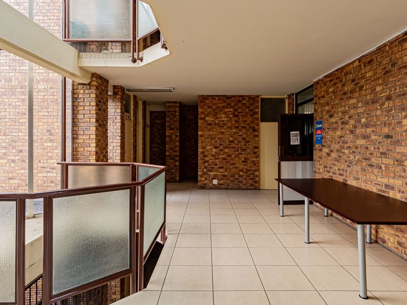 Versatile, Neat And Excellent Value Business Premises For Sale. - Photo 5