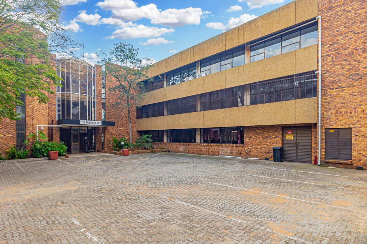 Versatile, Neat And Excellent Value Business Premises For Sale. - Photo 3