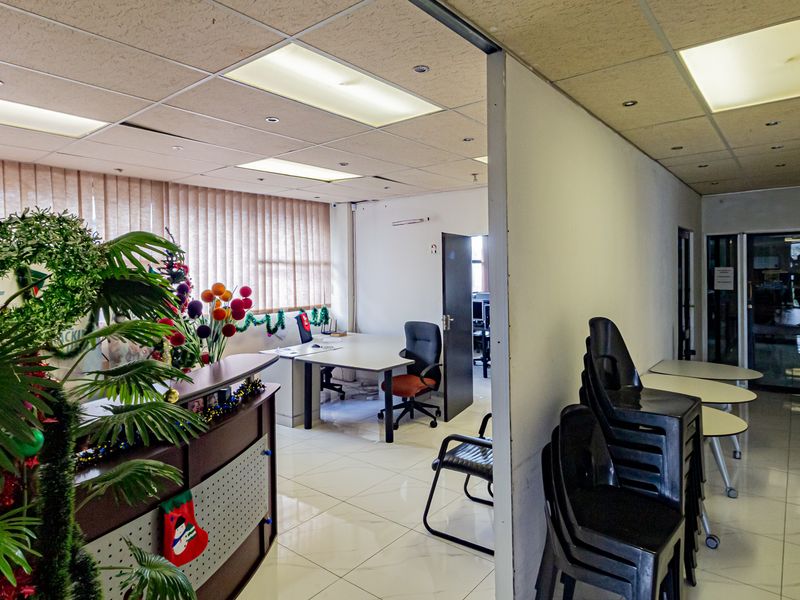 Versatile, Neat And Excellent Value Business Premises For Sale. - Photo 6