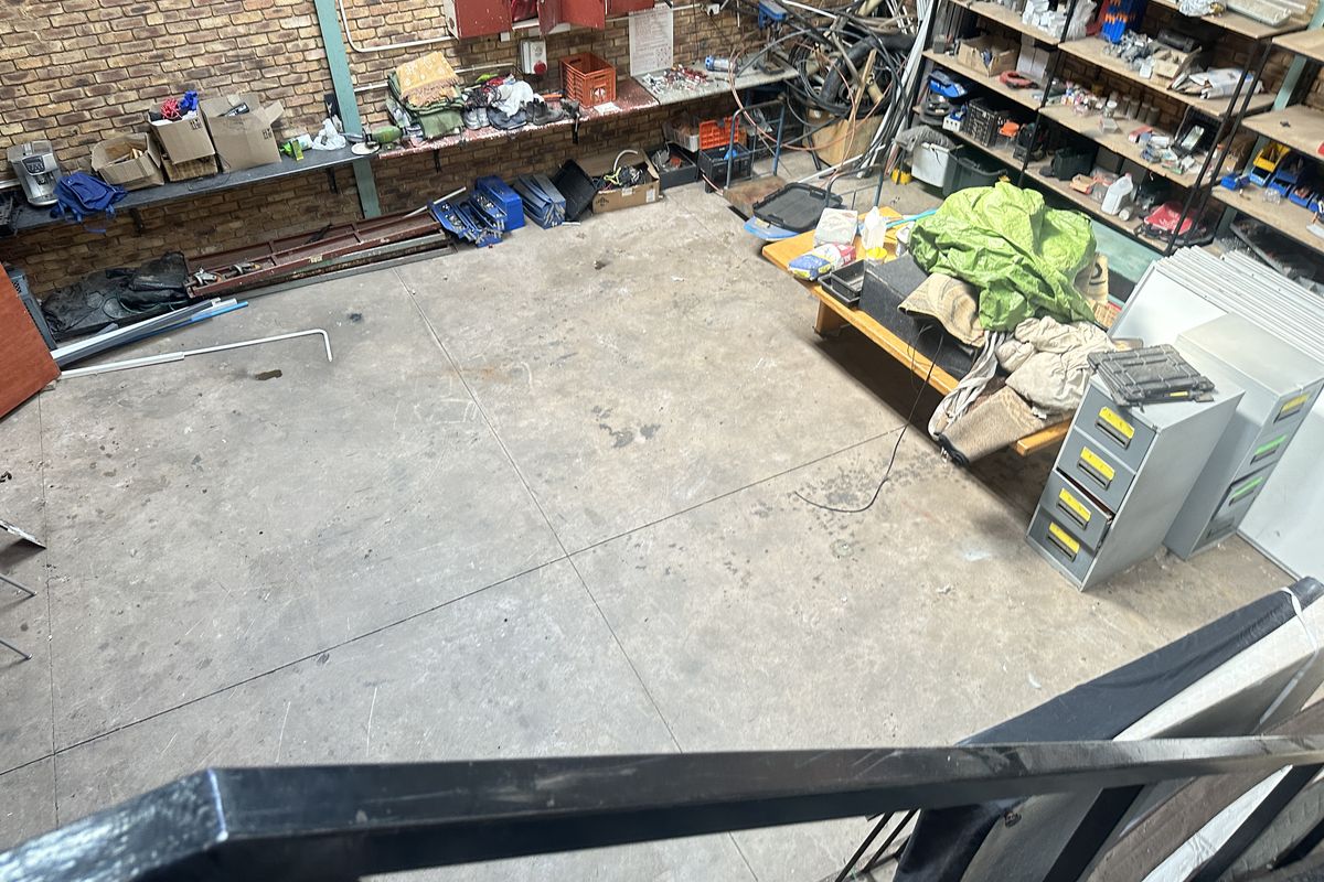 Workshop For Sale In Pretoria - Photo 3