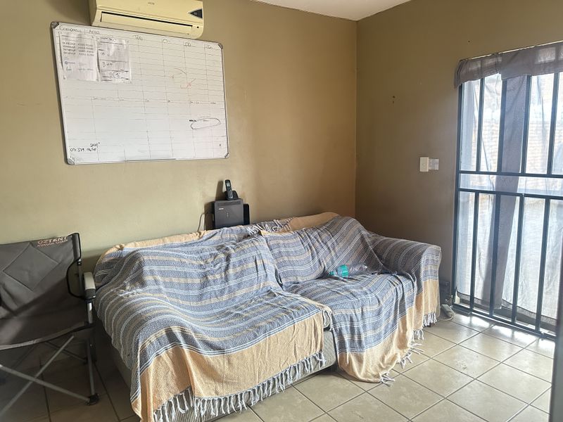 Workshop For Sale In Pretoria - Photo 9